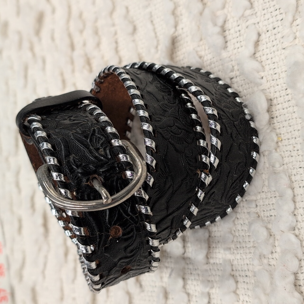 Vintage Western Black Leather Buckstitch Silver Longhorn Embossed Tooled Belt